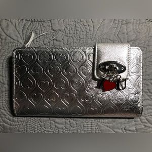 NWOT  Silver heart printed wallet organizer/clutch